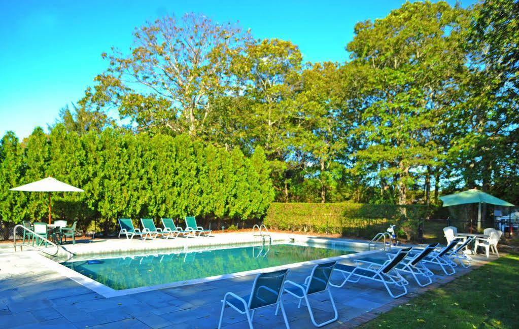 Long Island Hotel