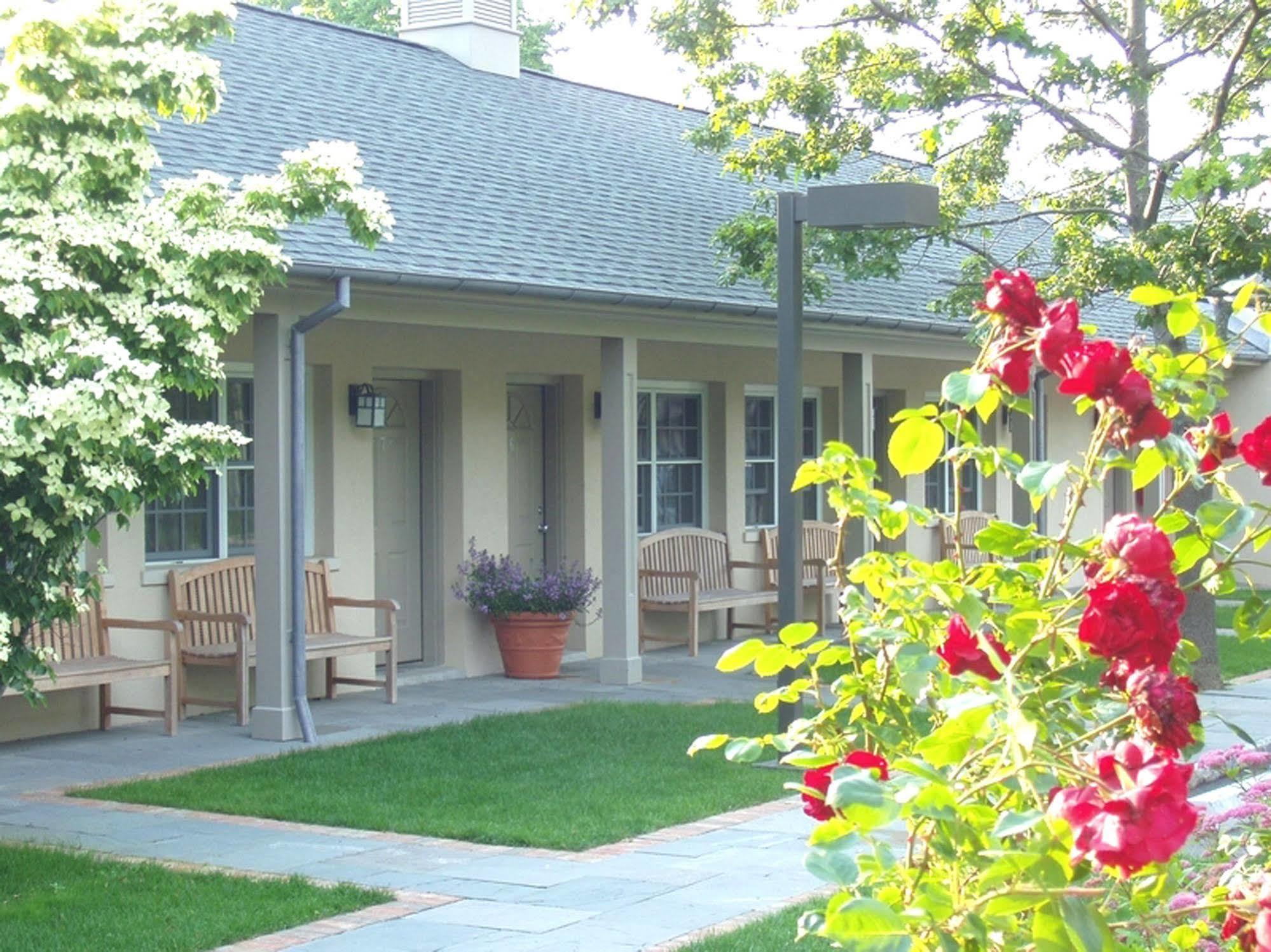 Long Island Hotel 3*