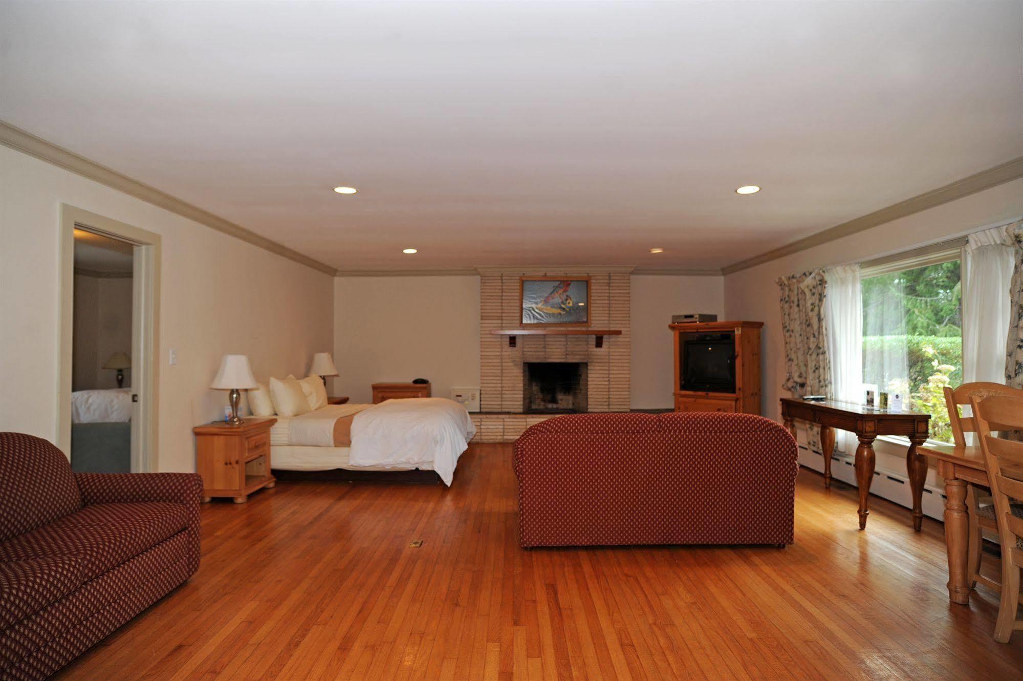 Long Island 3*