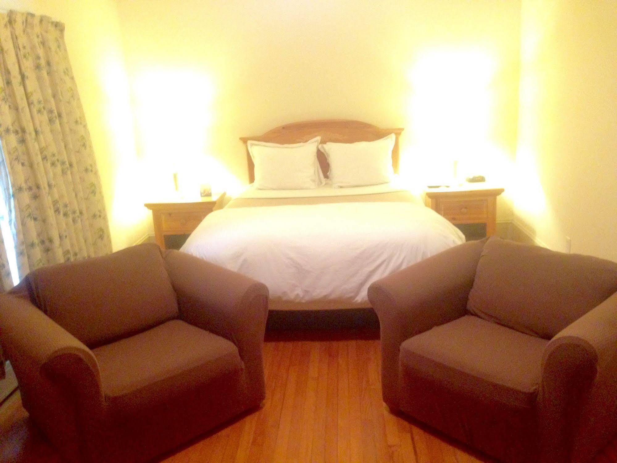 Long Island Hotel