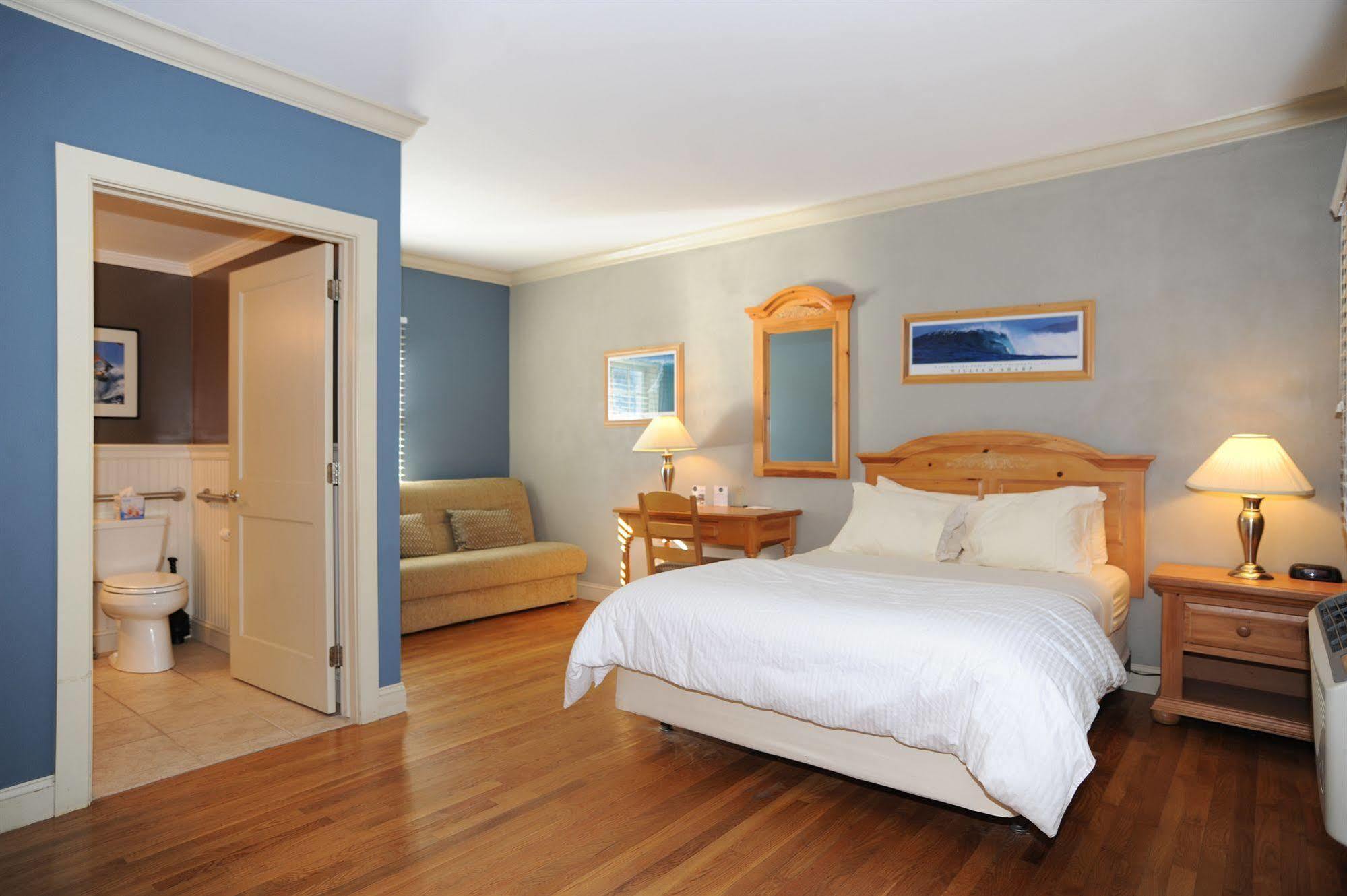 Long Island Hotel