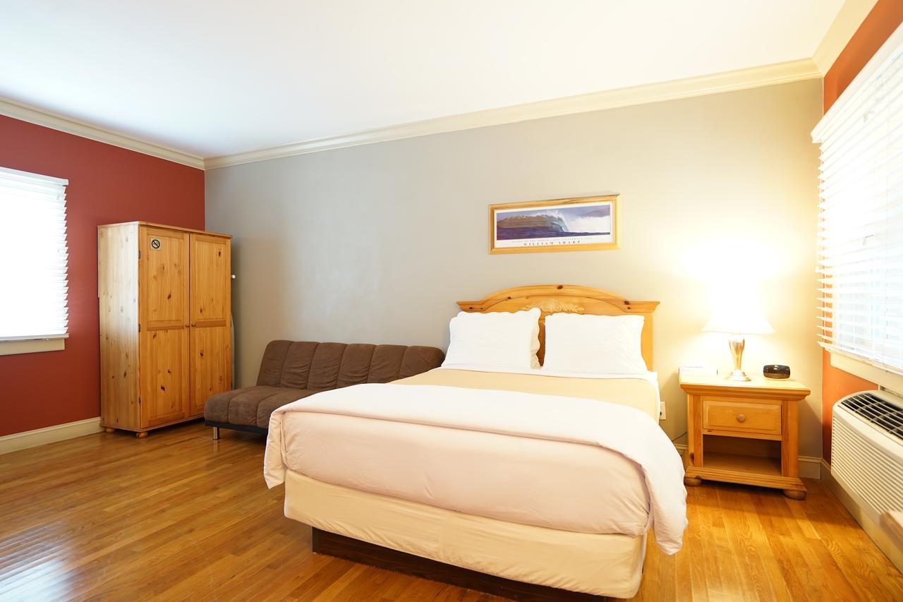 Long Island Hotel